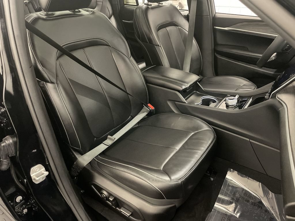 Used 2024 Jeep Grand Cherokee Limited w/ Luxury Tech Group II AWD/4WD image 23