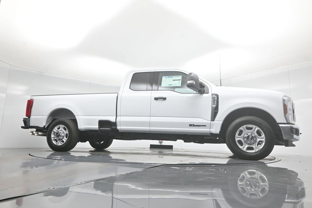 New 2026 Ford F350 XLT image 3