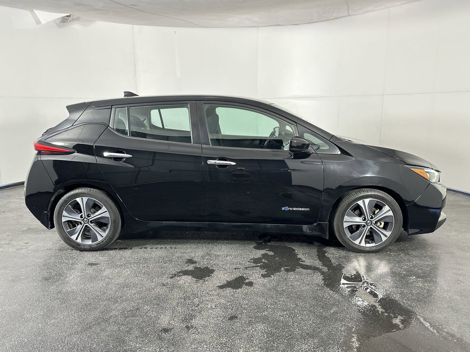 Used 2019 Nissan Leaf SV w/ SV Technology Package image 13