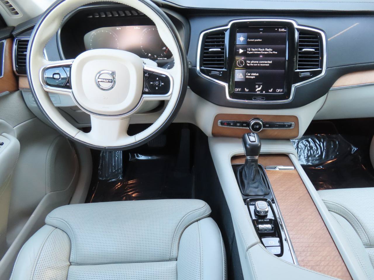 Used 2016 Volvo XC90 T6 Inscription w/ Vision Package AWD/4WD image 12