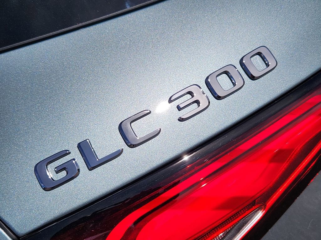 Used 2026 Mercedes-Benz GLC 300 4MATIC image 11