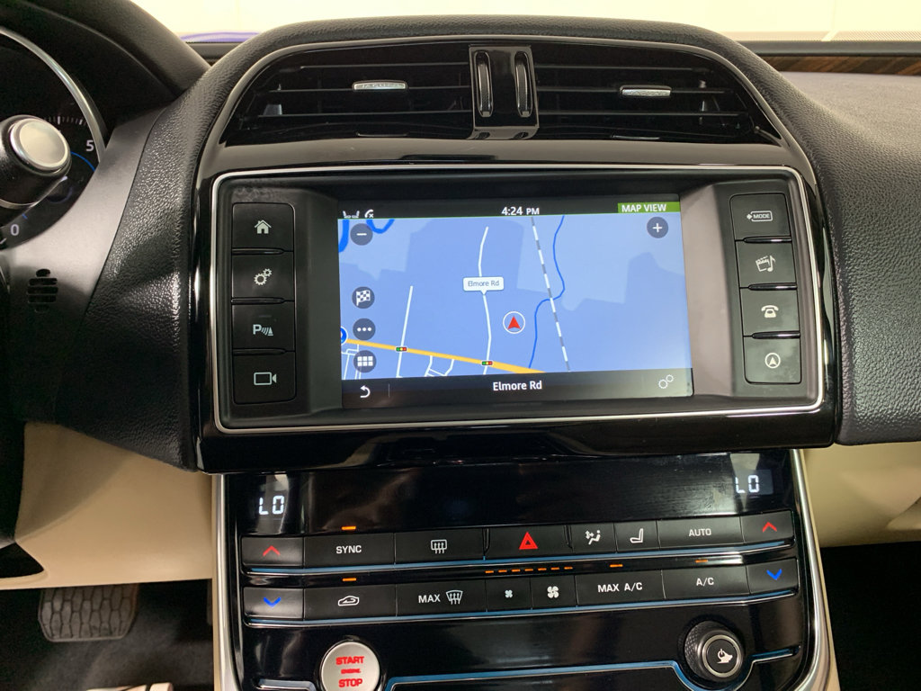 Used 2017 Jaguar XE Prestige image 26