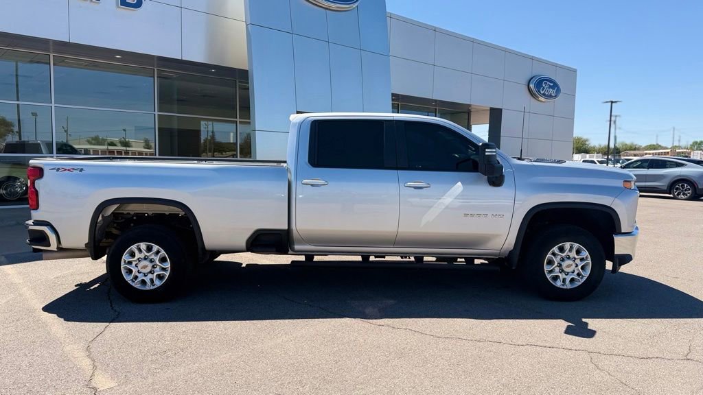 Used 2022 Chevrolet Silverado 3500 LT image 4