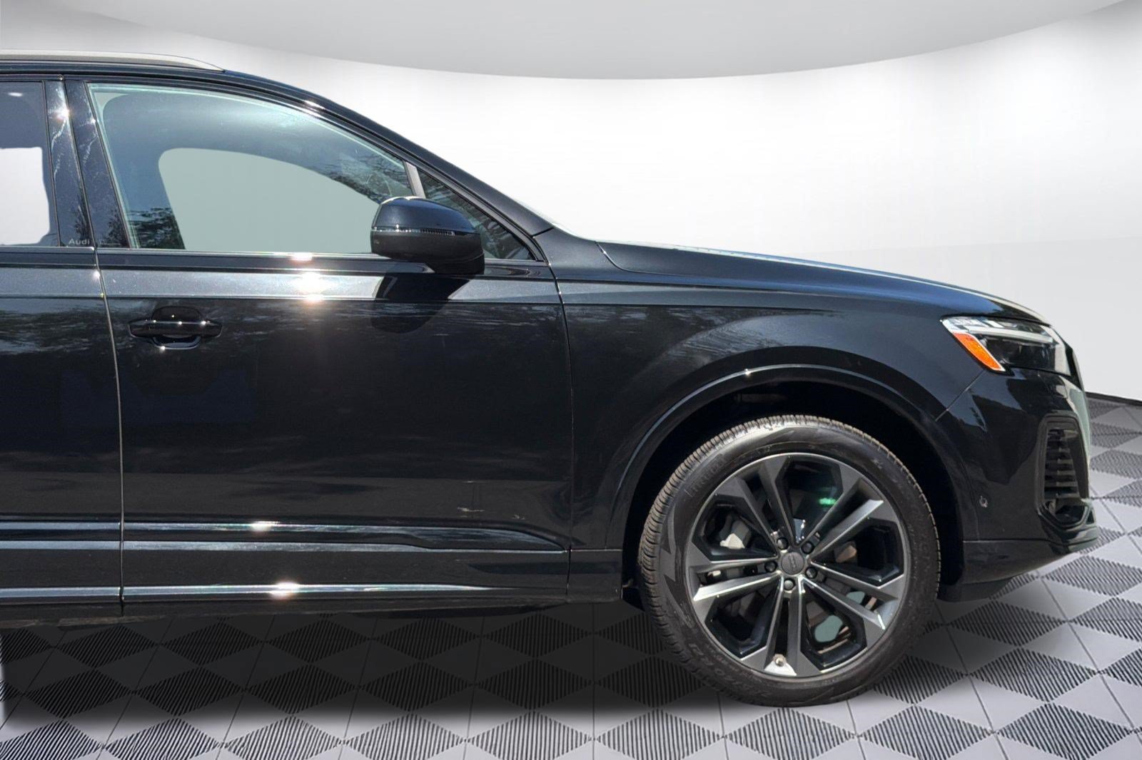 Used 2026 Audi Q7 3.0T Premium Plus w/ Premium Plus Package AWD/4WD image 35