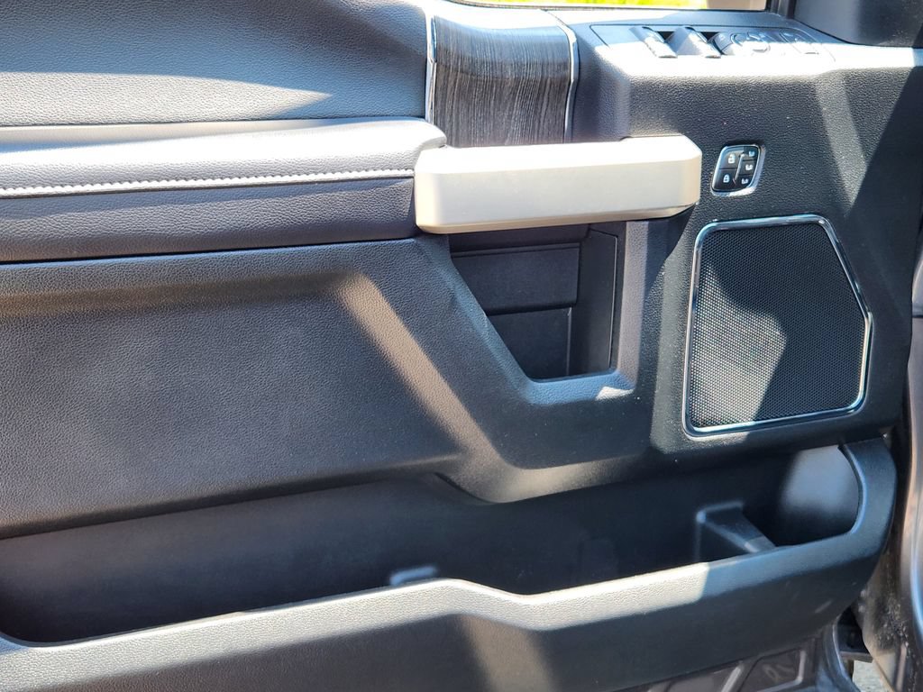 Used 2021 Ford F250 Lariat w/ Lariat Value Package AWD/4WD image 16