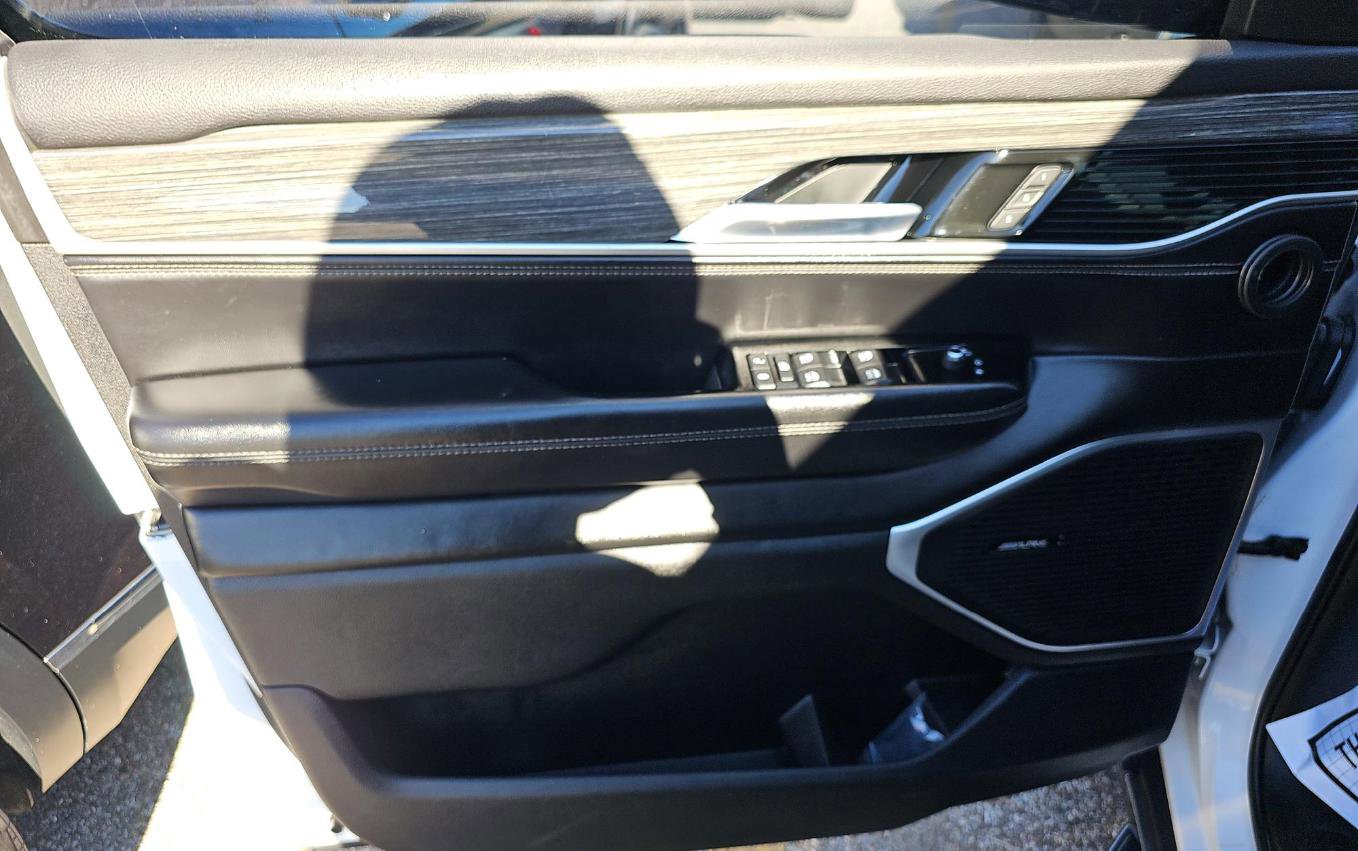 Used 2022 Jeep Wagoneer Series III image 7