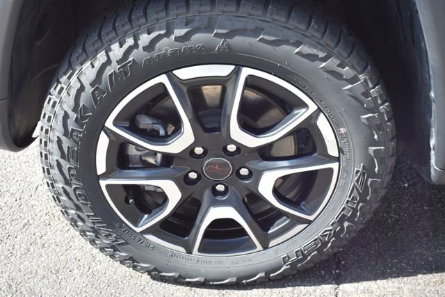 Used 2025 Jeep Compass Trailhawk AWD/4WD image 44