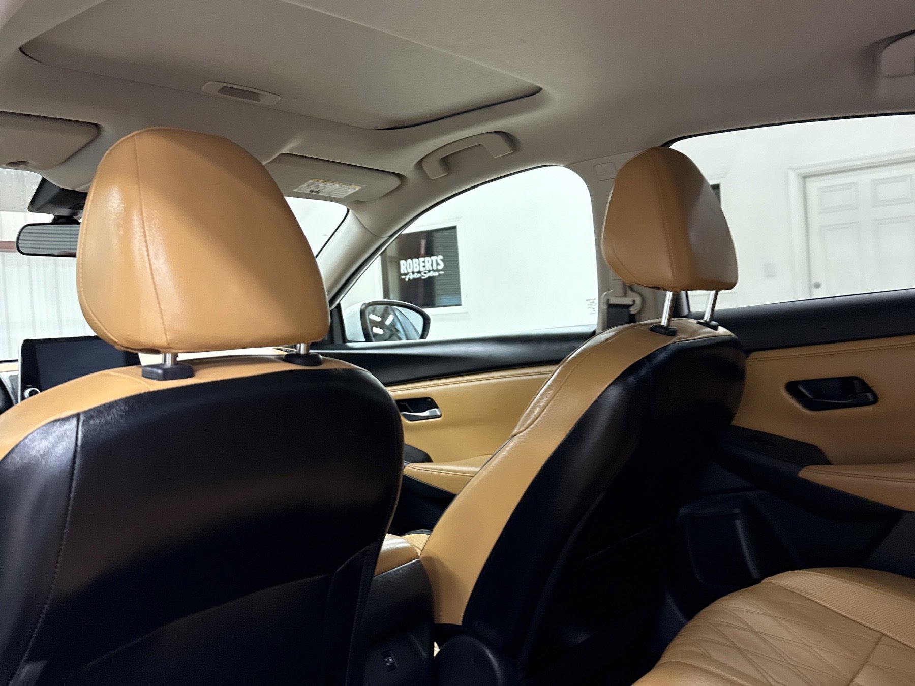 Used 2024 Nissan Sentra SV w/ SV Premium Package image 18