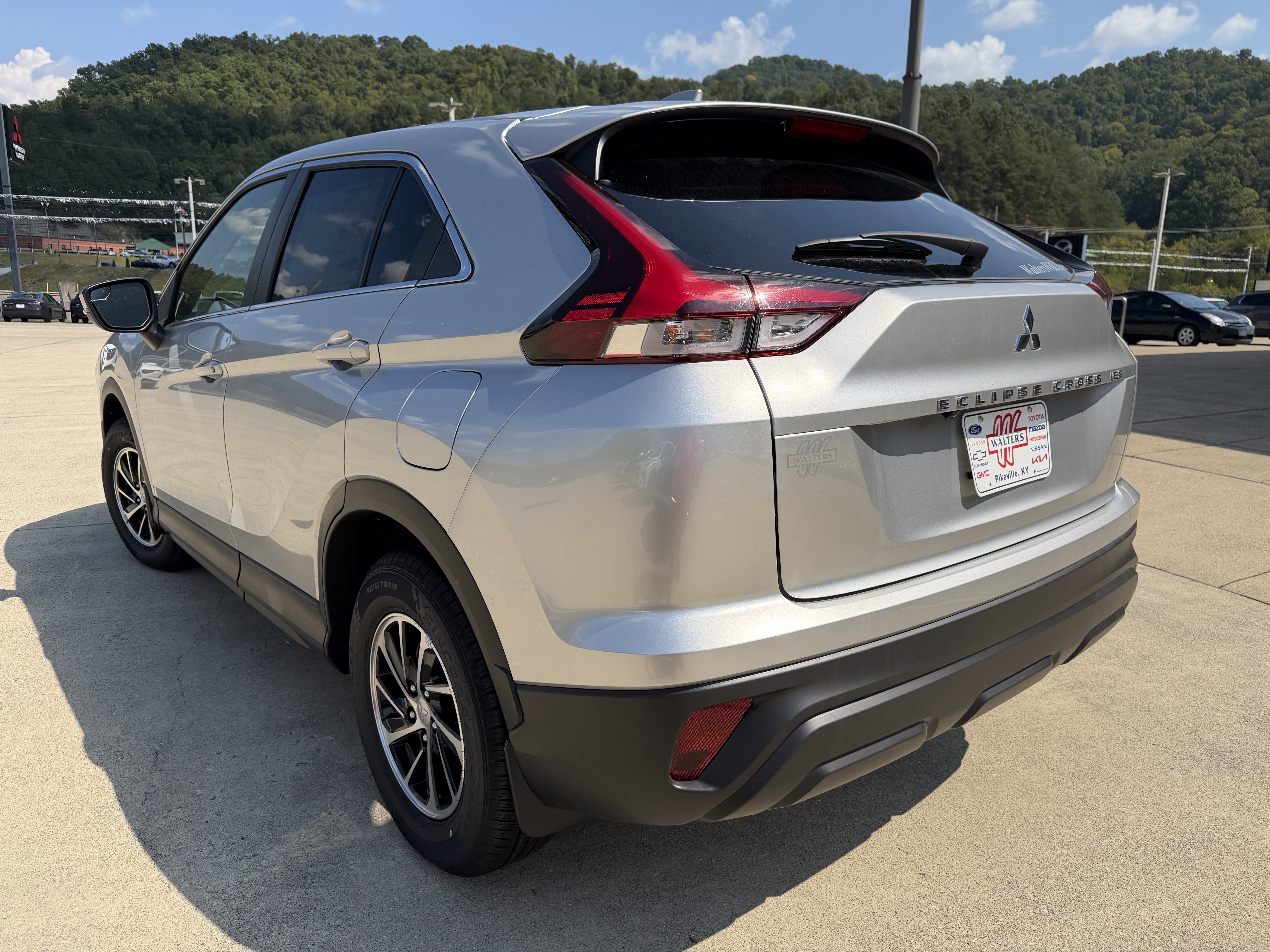 New 2026 Mitsubishi Eclipse Cross ES AWD/4WD image 5