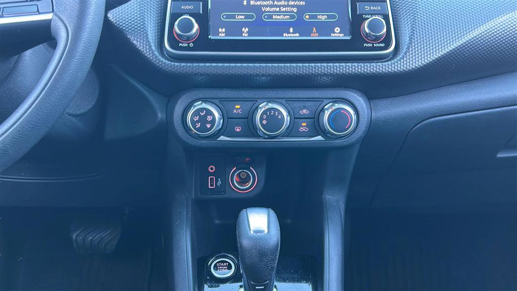 Used 2020 Nissan Kicks S FWD image 28