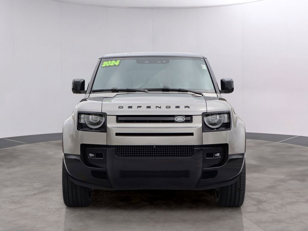 Certified 2024 Land Rover Defender 110 X-Dynamic SE AWD/4WD image 2