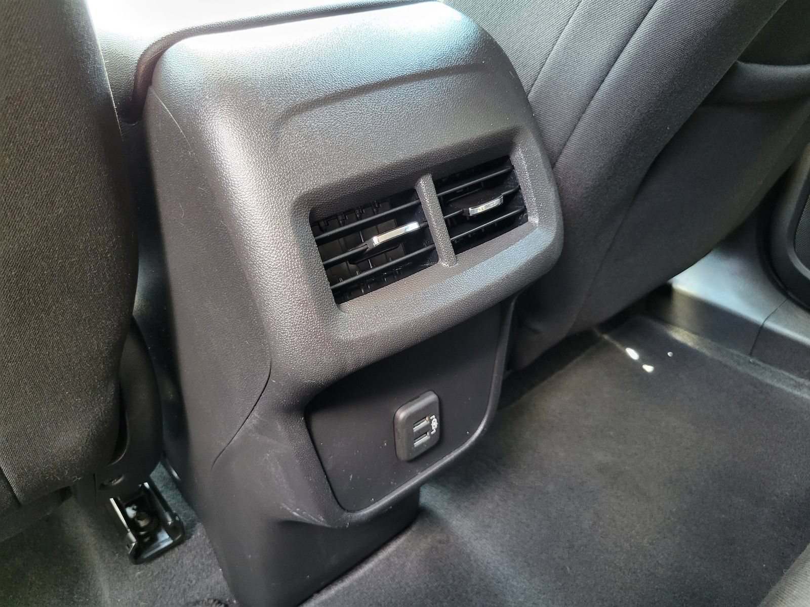 Used 2020 Chevrolet Equinox LT FWD image 29