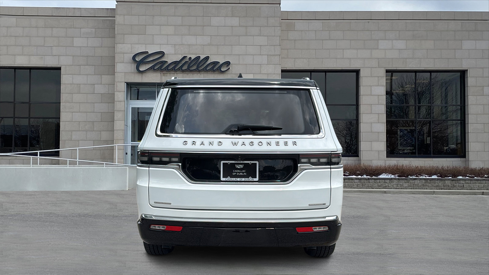 Used 2023 Jeep Grand Wagoneer Series III AWD/4WD image 6