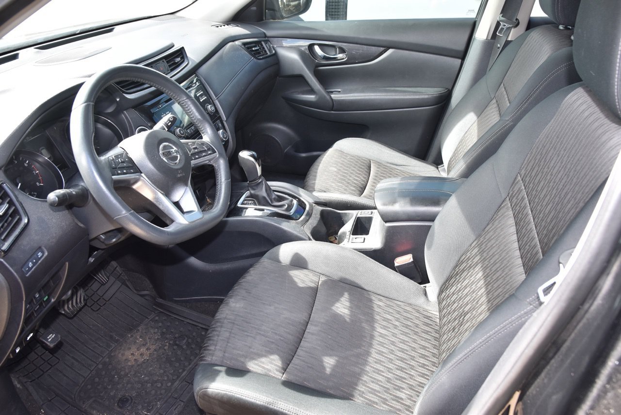 Used 2017 Nissan Rogue SV FWD image 9