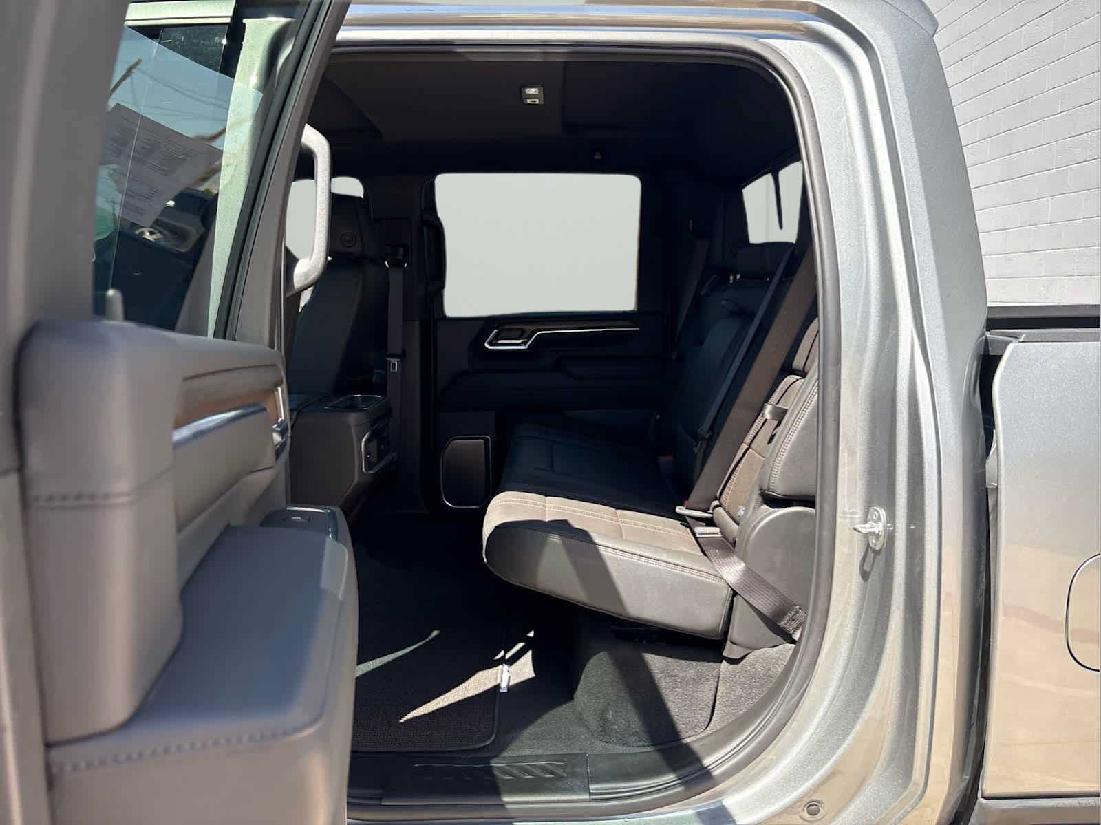 Used 2024 Chevrolet Silverado 2500 High Country w/ Max Trailering Package AWD/4WD image 12