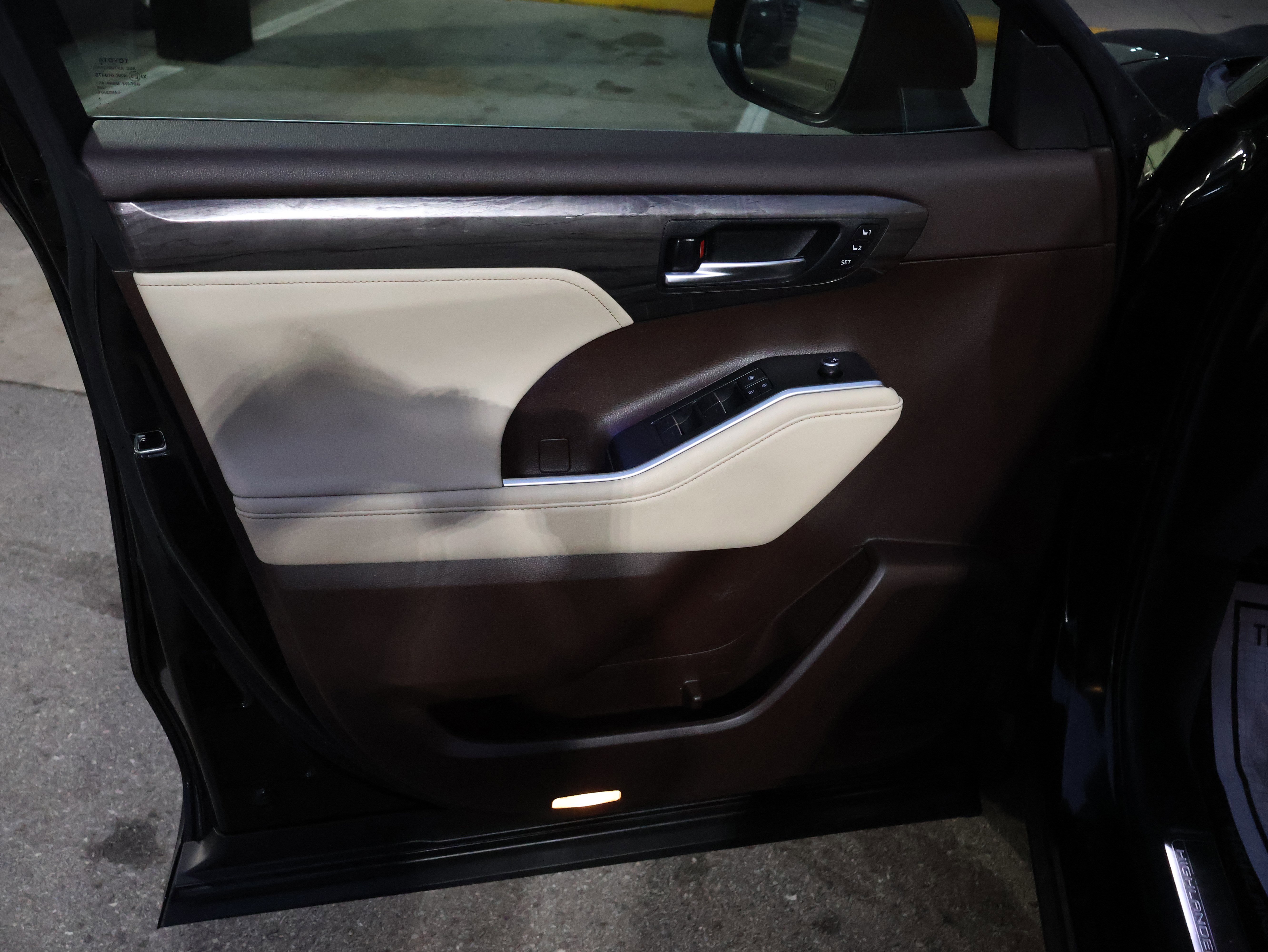 Used 2020 Toyota Highlander Platinum image 20