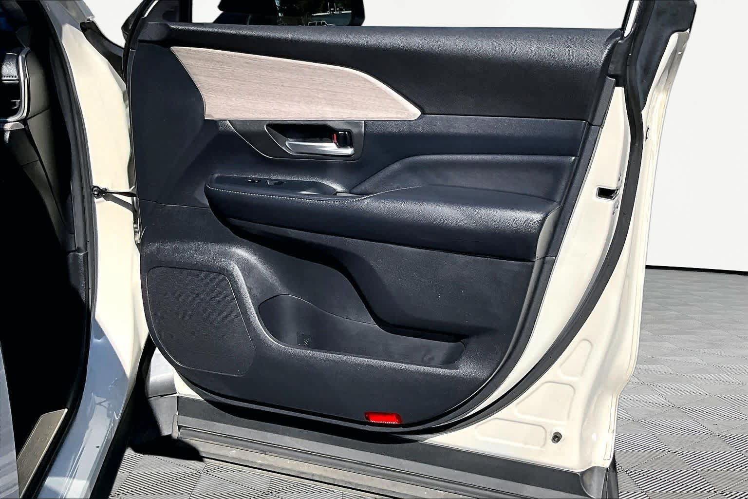 Used 2024 Toyota Grand Highlander AWD image 22