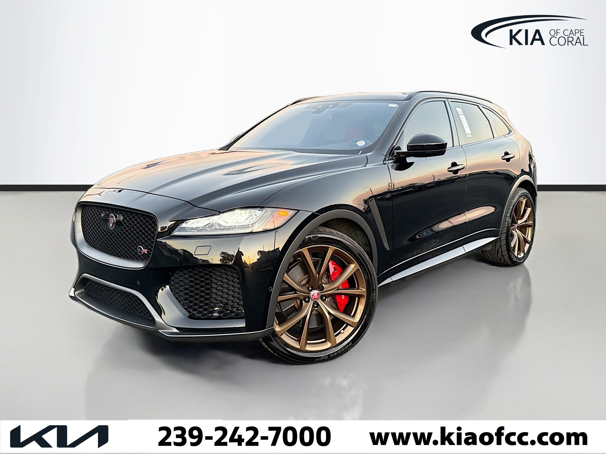 Used 2020 Jaguar F-PACE SVR image 1