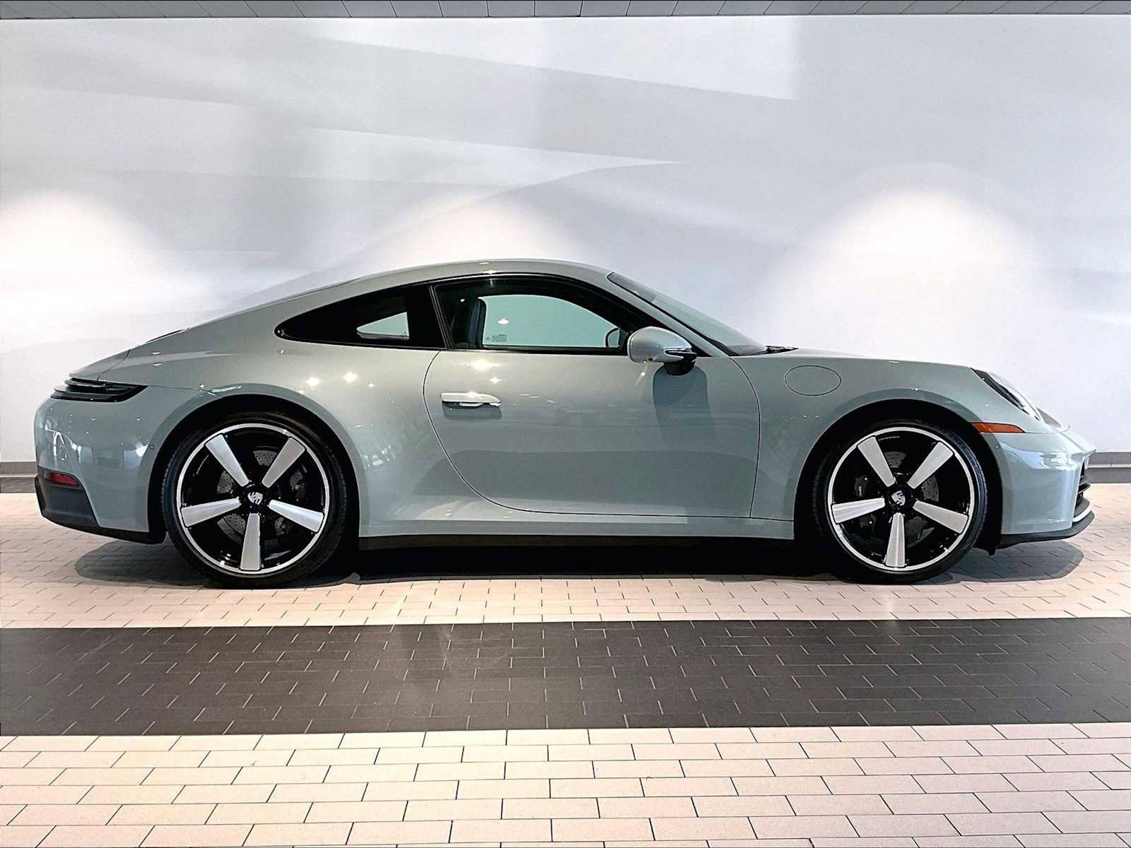 Used 2025 Porsche 911 Carrera image 11