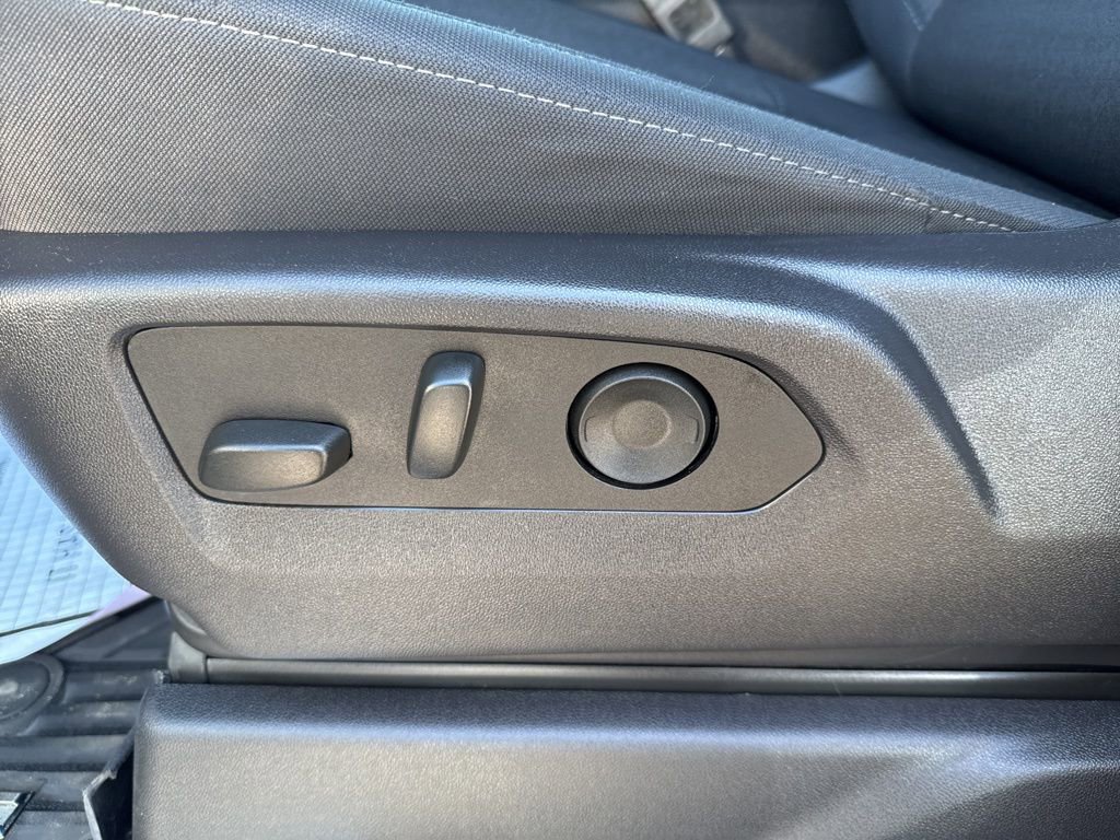 Used 2024 Chevrolet Silverado 2500 LT w/ Z71 Sport Edition image 17