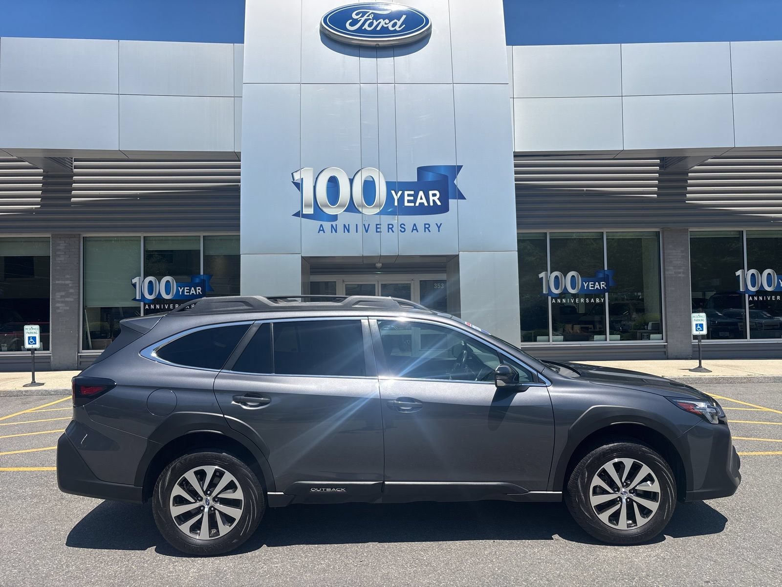 Used 2024 Subaru Outback Premium AWD/4WD image 2