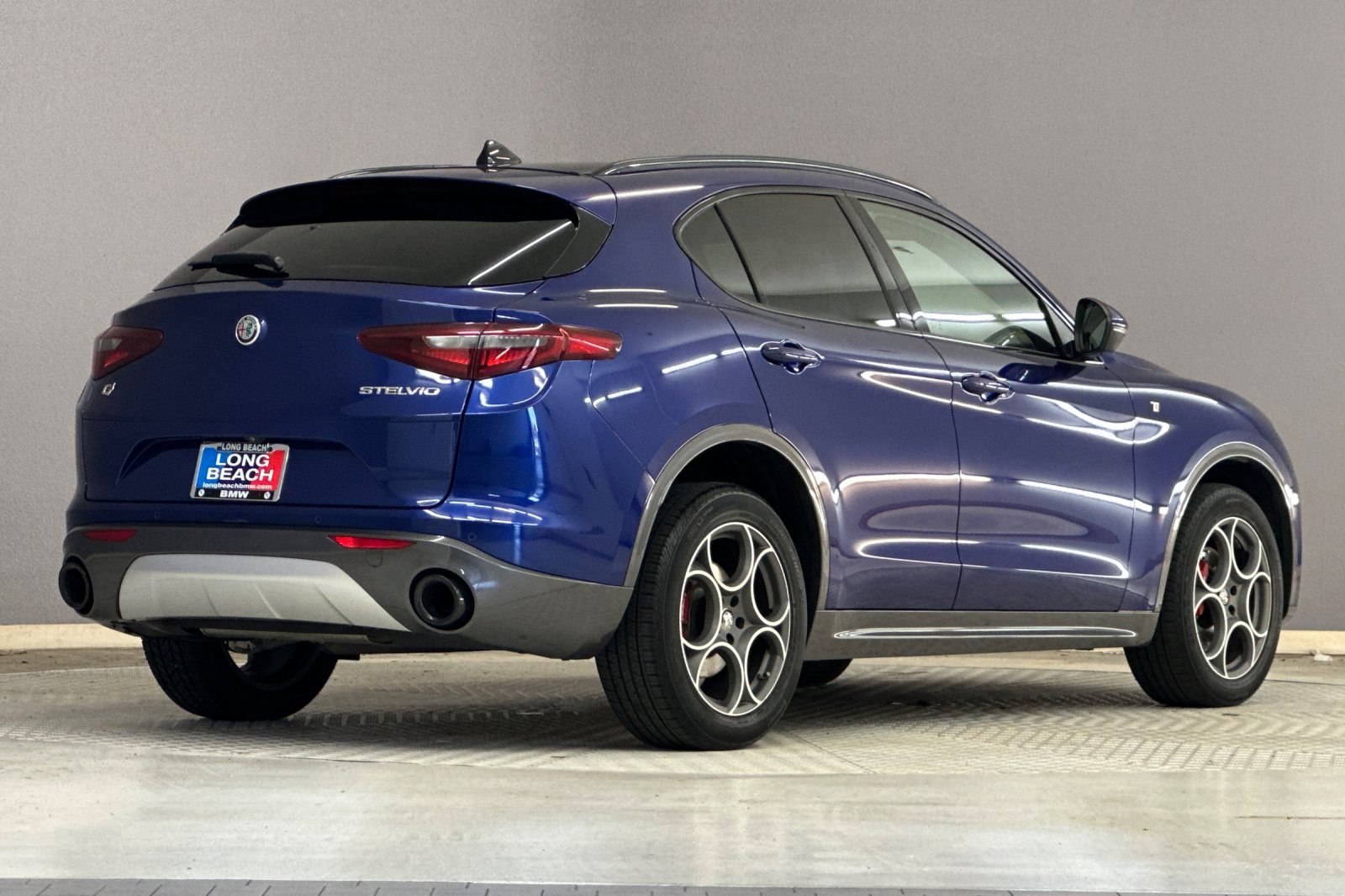 Used 2022 Alfa Romeo Stelvio Ti image 8
