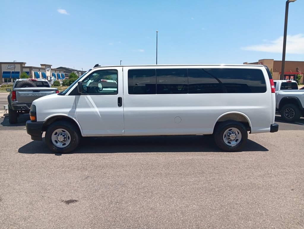 Used 2025 Chevrolet Express 3500 LS RWD image 2