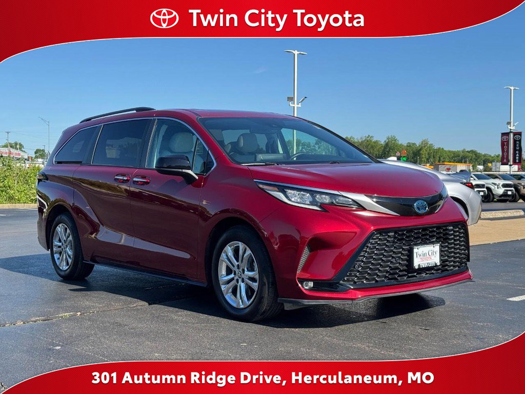 Certified 2022 Toyota Sienna XSE