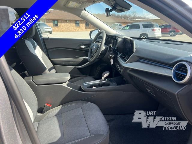 Used 2025 Chevrolet Trax LS w/ LS Convenience Package image 26