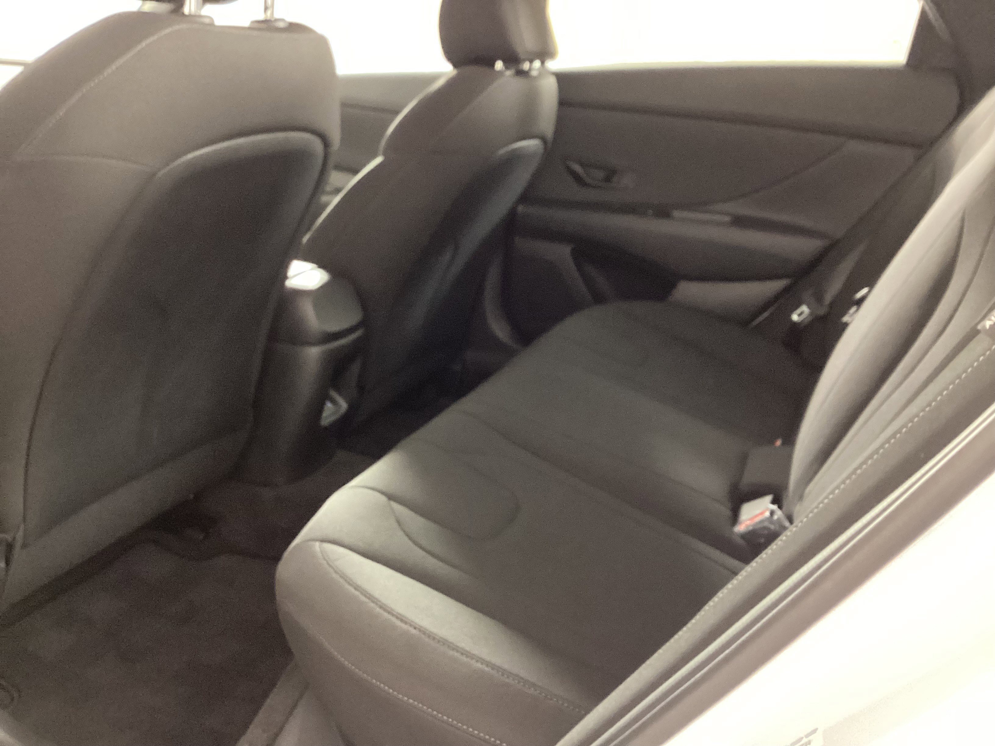 Certified 2025 Hyundai Elantra Sport image 33