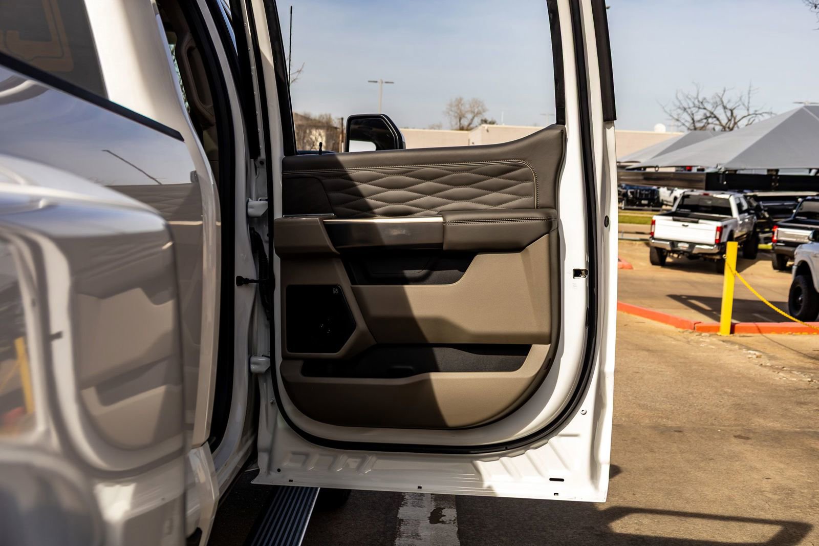 Used 2025 Ford F450 Platinum w/ Platinum Plus Package AWD/4WD image 36
