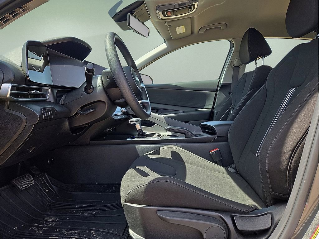 Used 2024 Hyundai Elantra SEL image 21