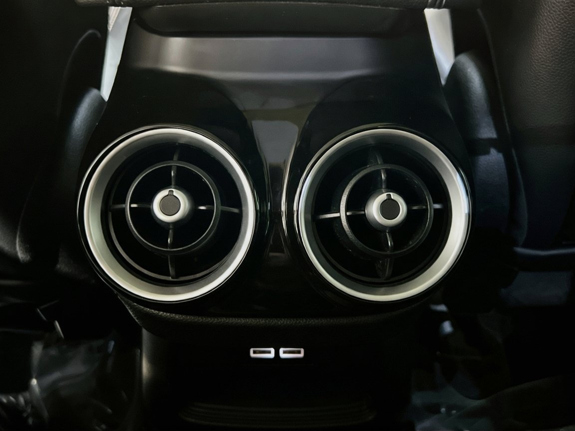 Used 2019 Alfa Romeo Stelvio RWD image 18