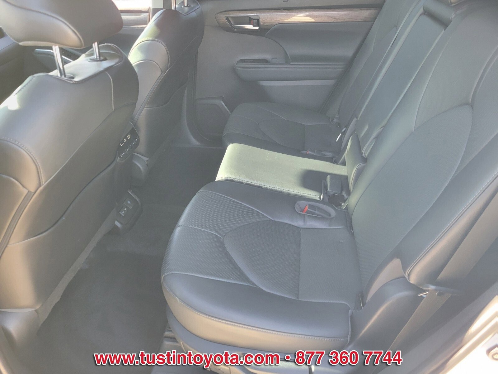 Used 2023 Toyota Highlander Limited image 11