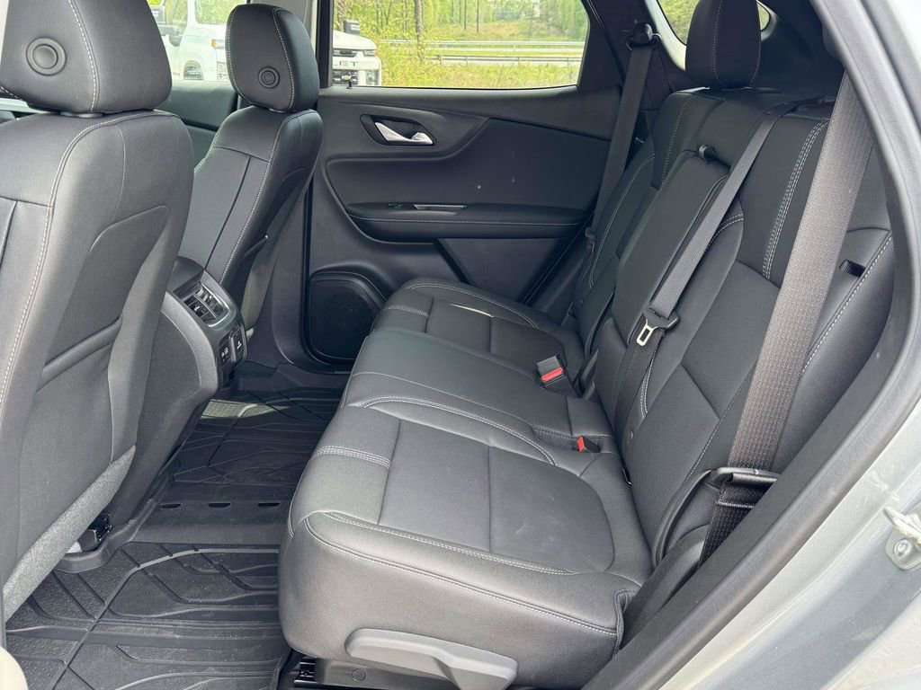 New 2026 Chevrolet Blazer LT w/ Sound & Technology Package FWD image 16