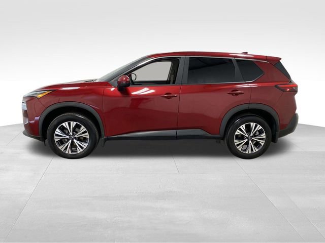 Used 2022 Nissan Rogue SV image 2