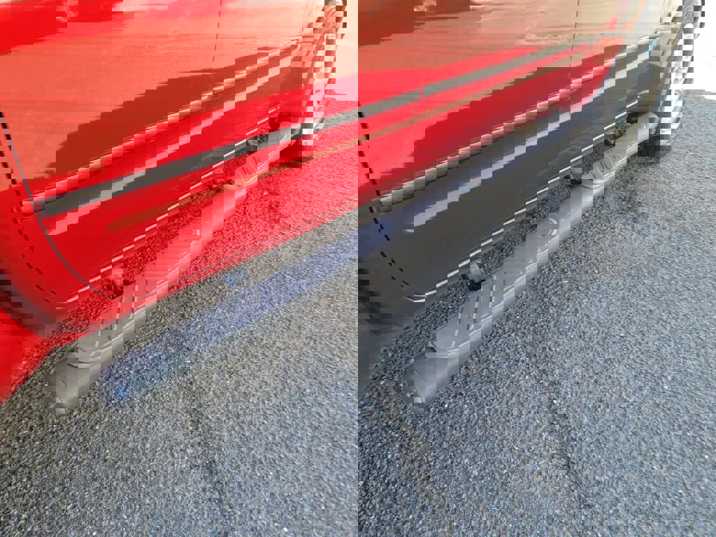 Used 2011 Nissan Frontier SV image 10