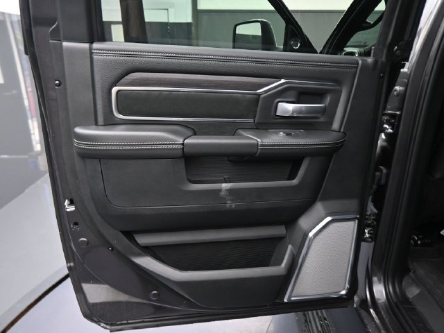 New 2026 RAM 2500 Laramie AWD/4WD image 26