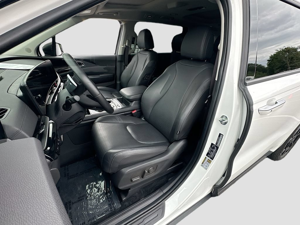 Certified 2025 Kia Carnival SX Prestige FWD image 22