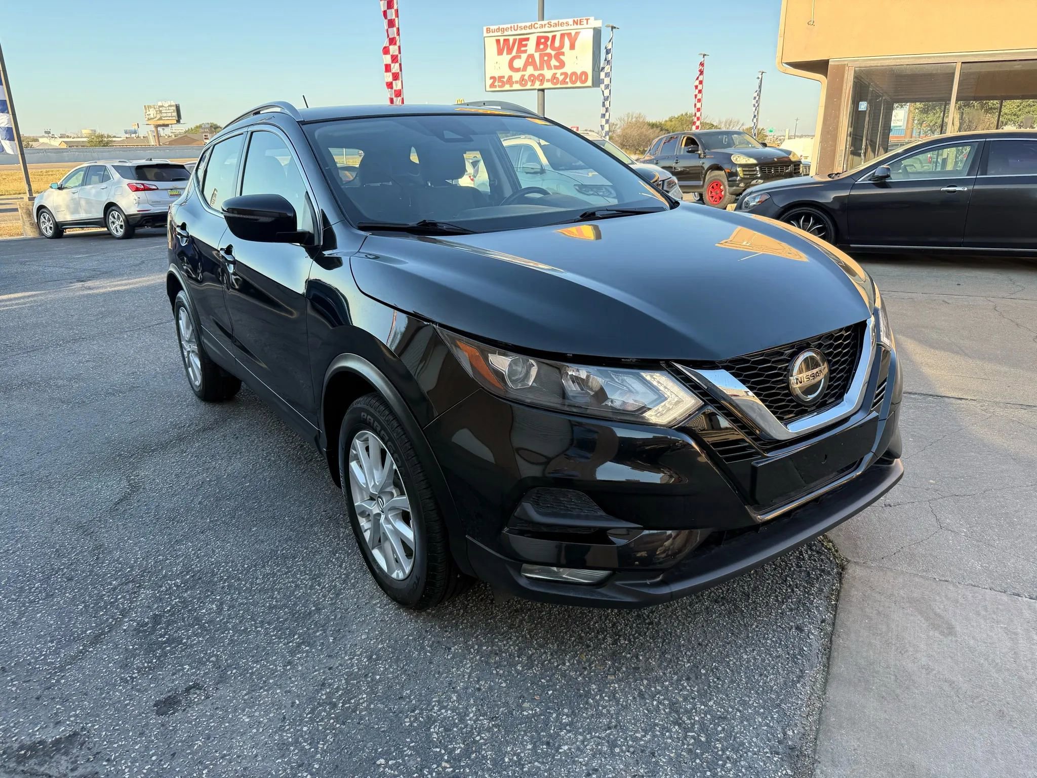Used 2021 Nissan Rogue Sport SV image 3