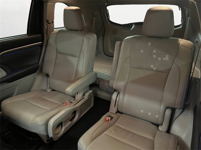 Used 2017 Toyota Highlander AWD V6 image 14