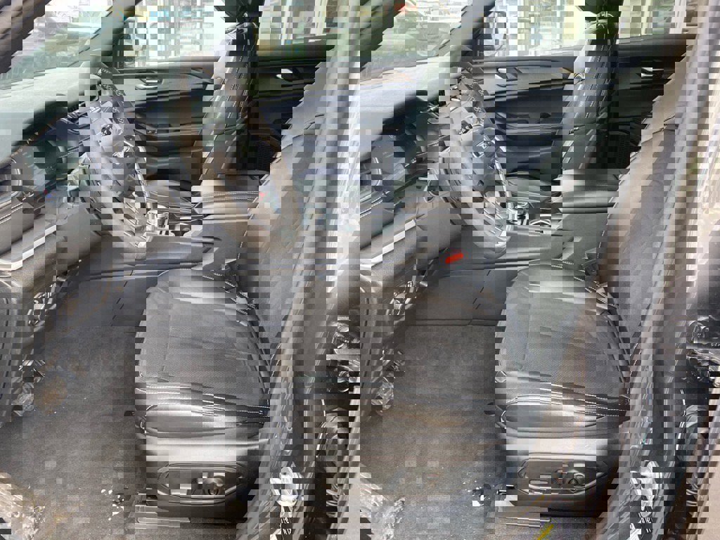 Used 2024 Jeep Grand Cherokee L Altitude image 8