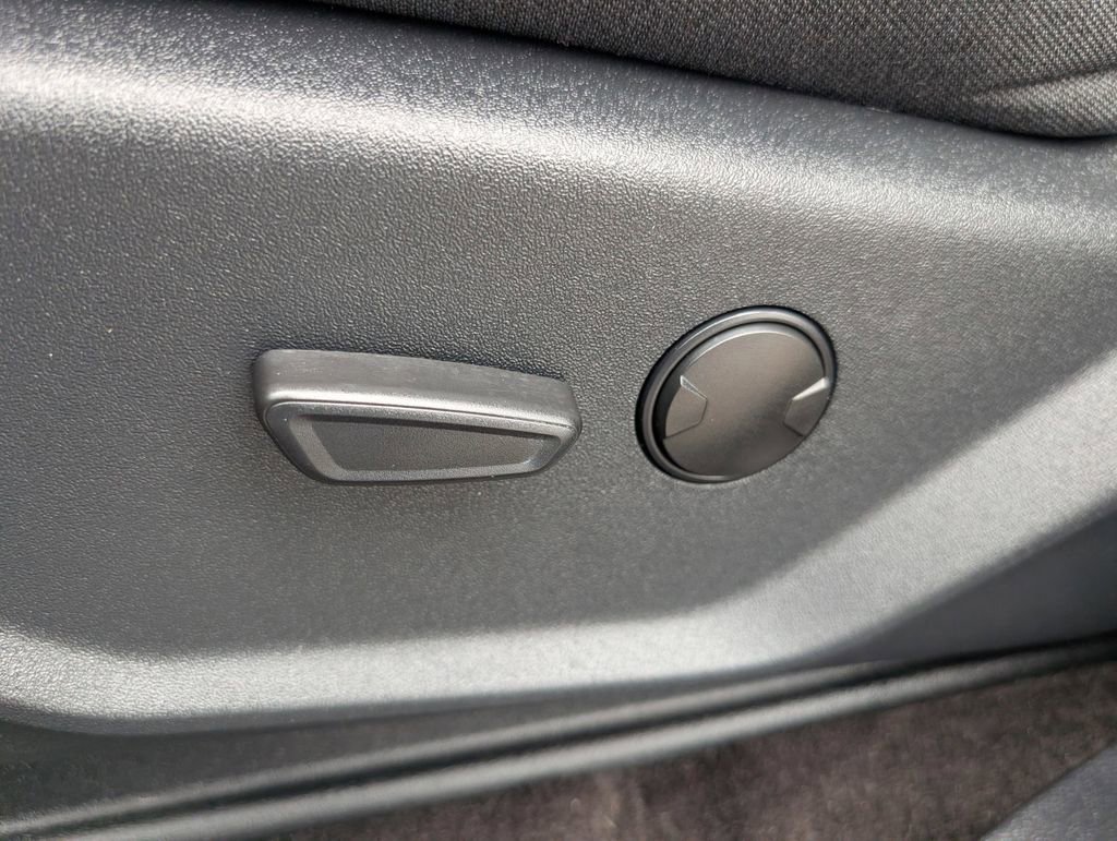 Used 2022 Ford Expedition XLT image 17