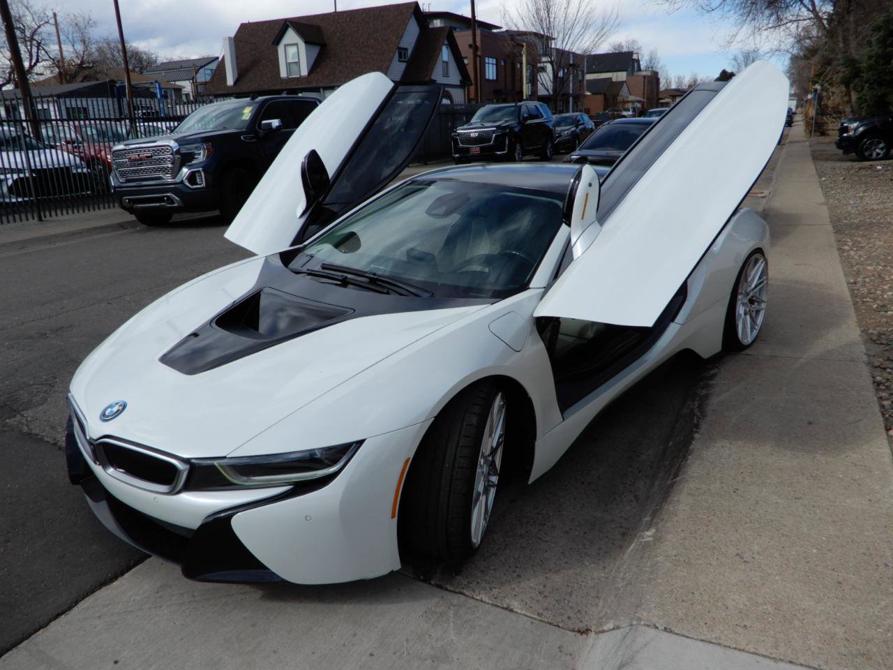 Used 2017 BMW i8 Coupe image 8