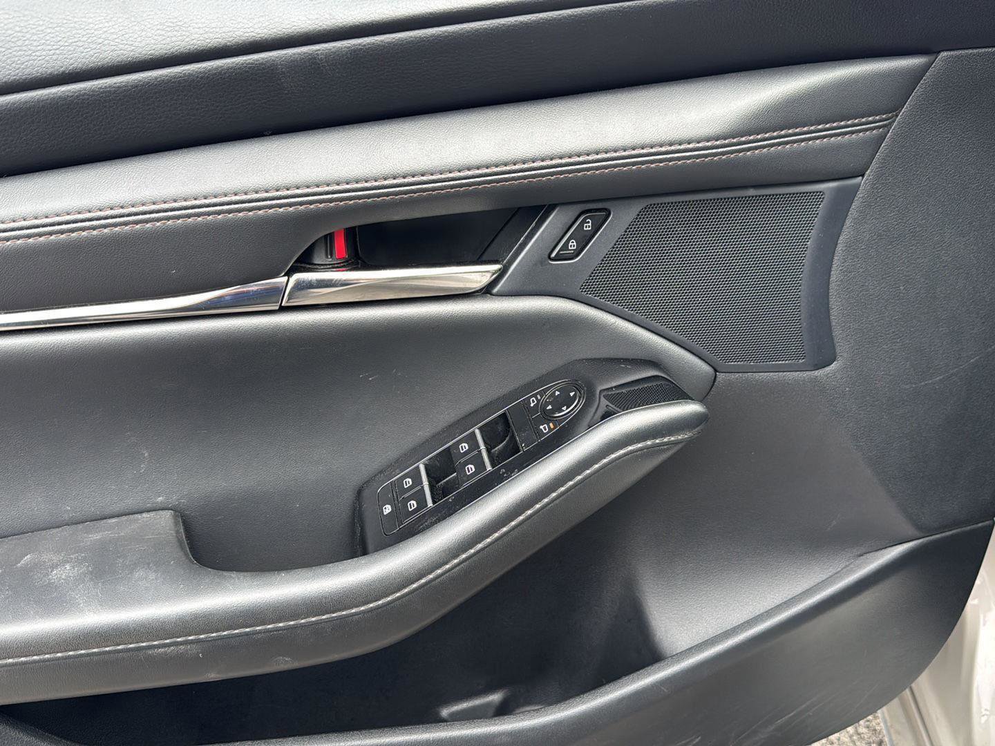 Used 2024 MAZDA MAZDA3 s image 12