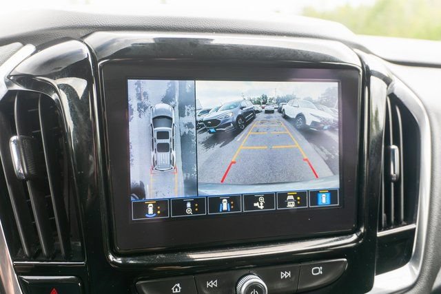 Used 2023 Chevrolet Traverse LT FWD image 26