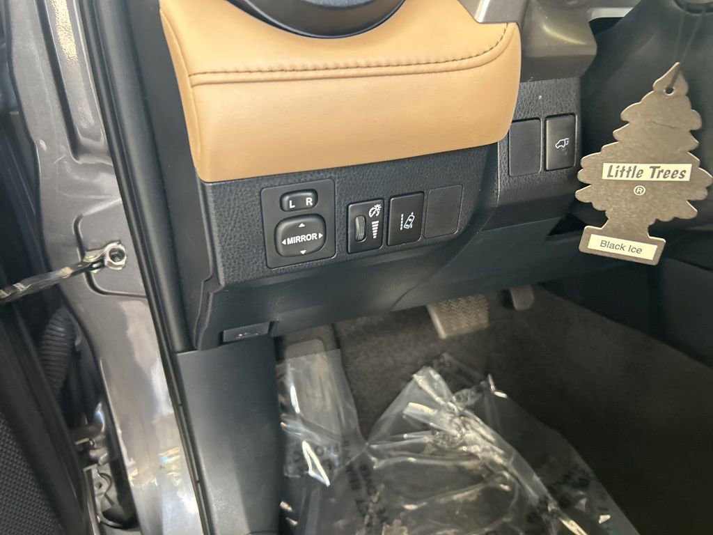 Used 2018 Toyota RAV4 XLE image 39