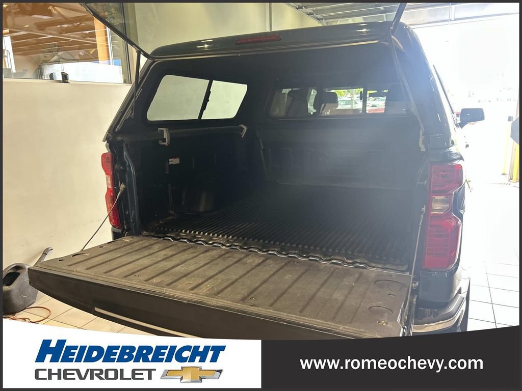 Certified 2022 Chevrolet Silverado 1500 LT w/ Convenience Package II AWD/4WD image 16