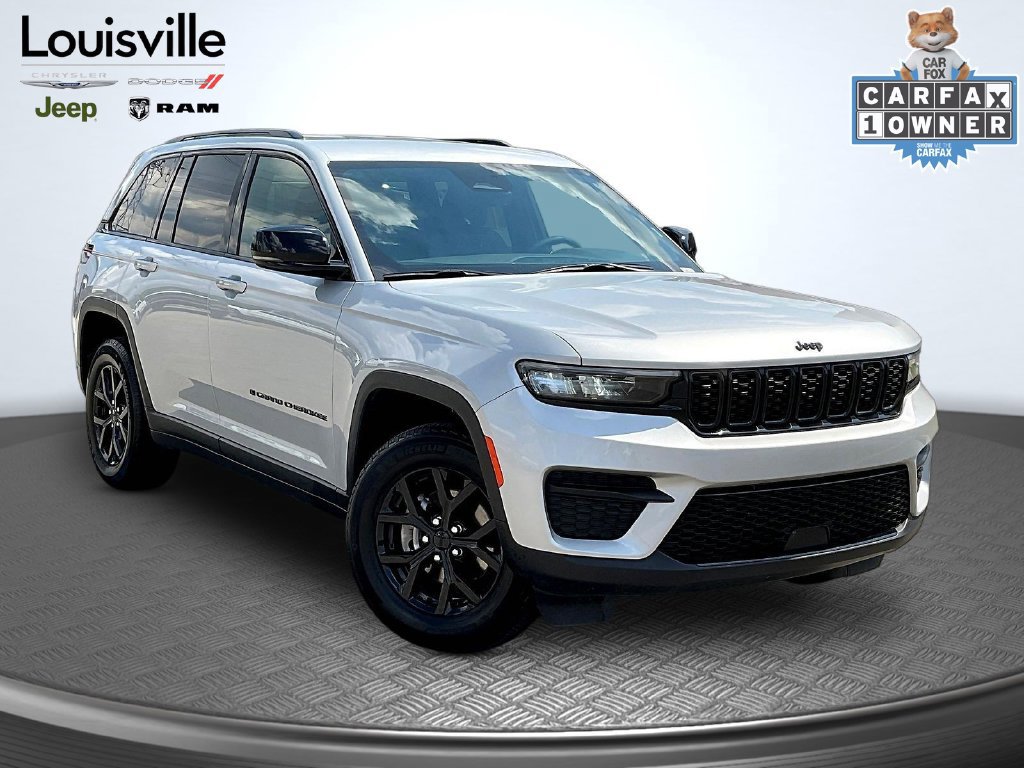 Used 2025 Jeep Grand Cherokee Altitude AWD/4WD image 1