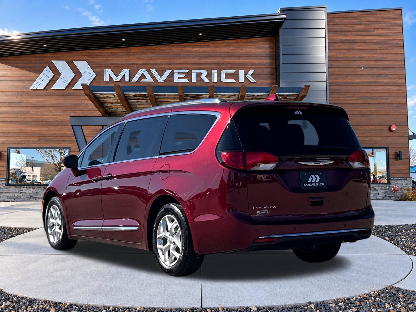 Used 2020 Chrysler Pacifica Touring-L Plus w/ Tire & Wheel Group FWD image 11